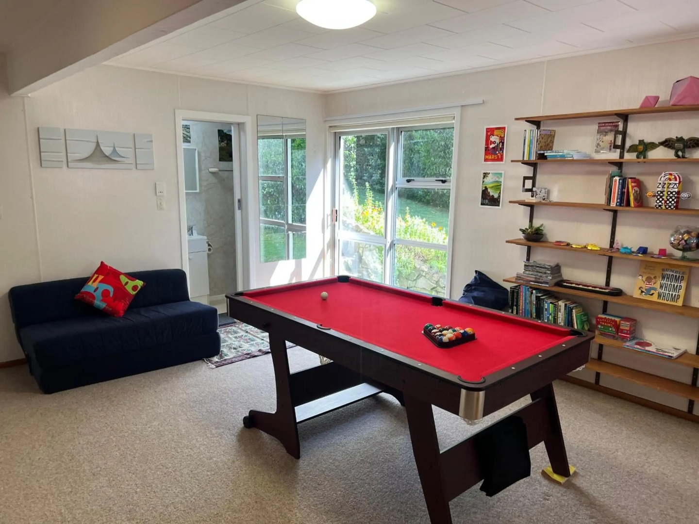 Tranquility Base - Waikanae Beach Holiday Home