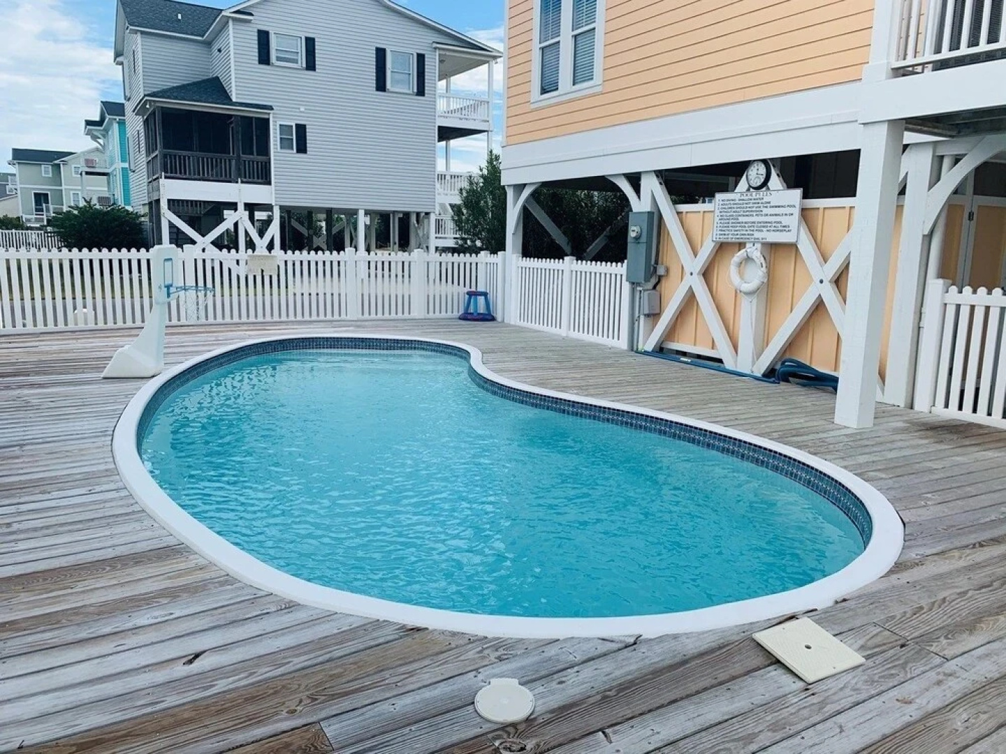 Fishers By The Sea 4 Bedroom Home by RedAwning
