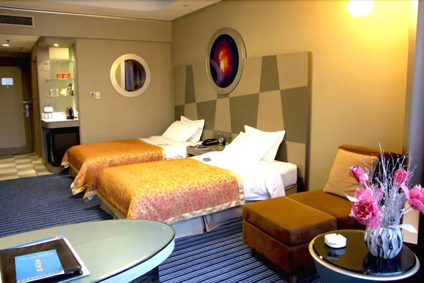 Yaxiang Jinling Palace