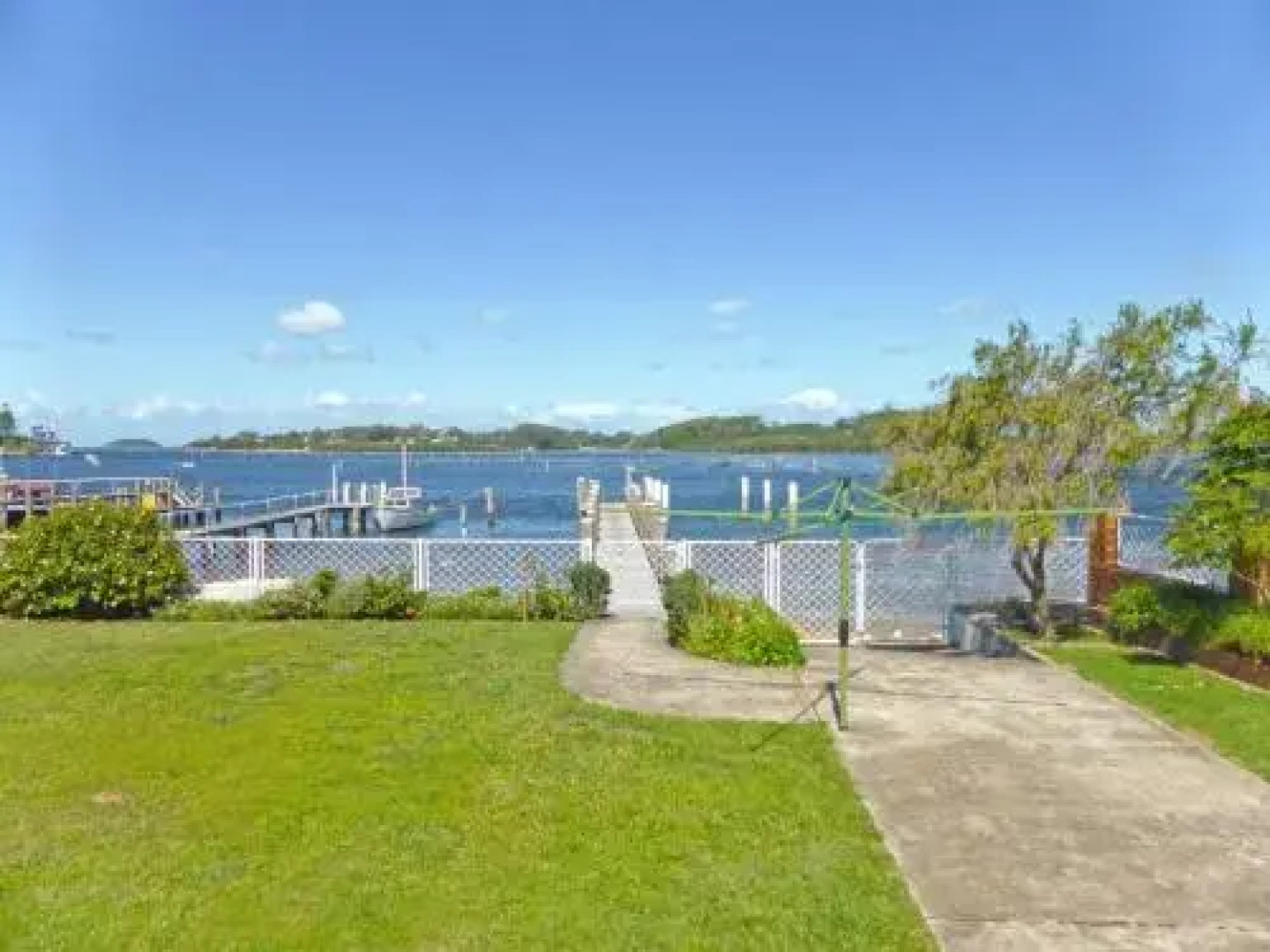 HAIS18G - Riverside Delight