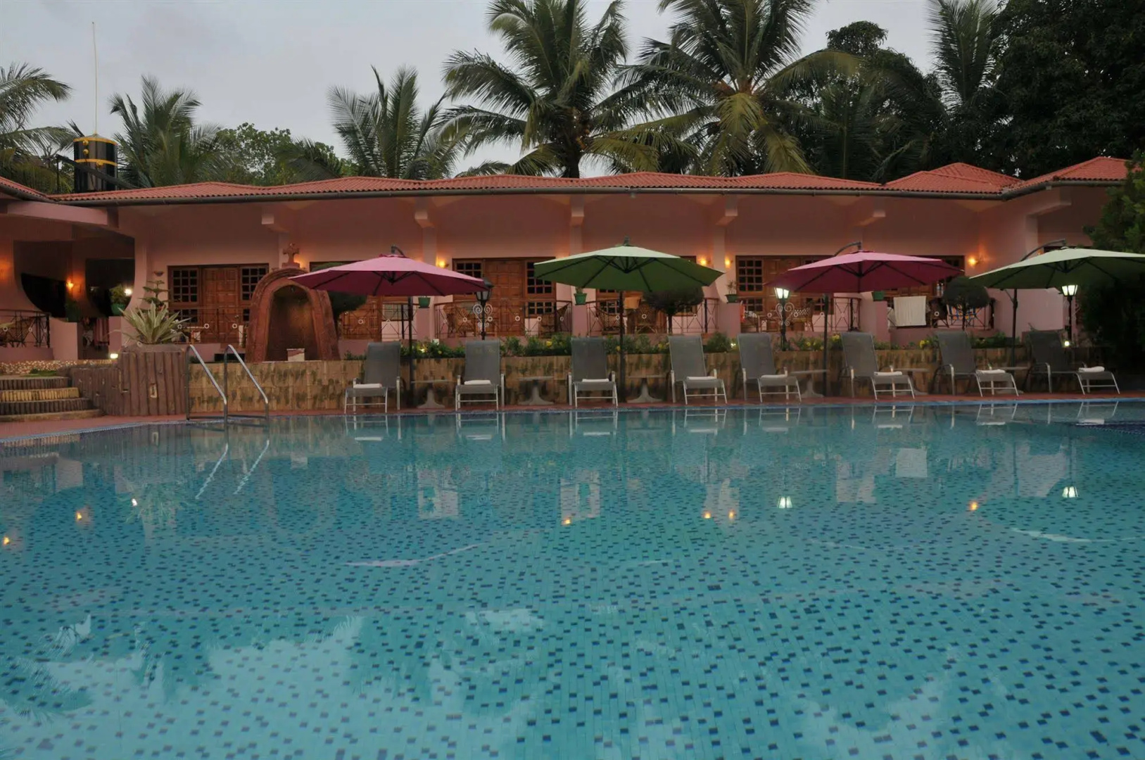 Leoney Resort