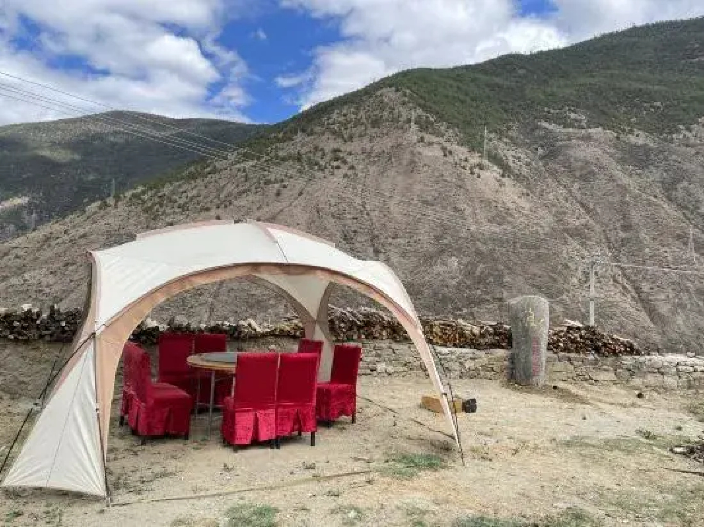 Daocheng Jingyang Hotel