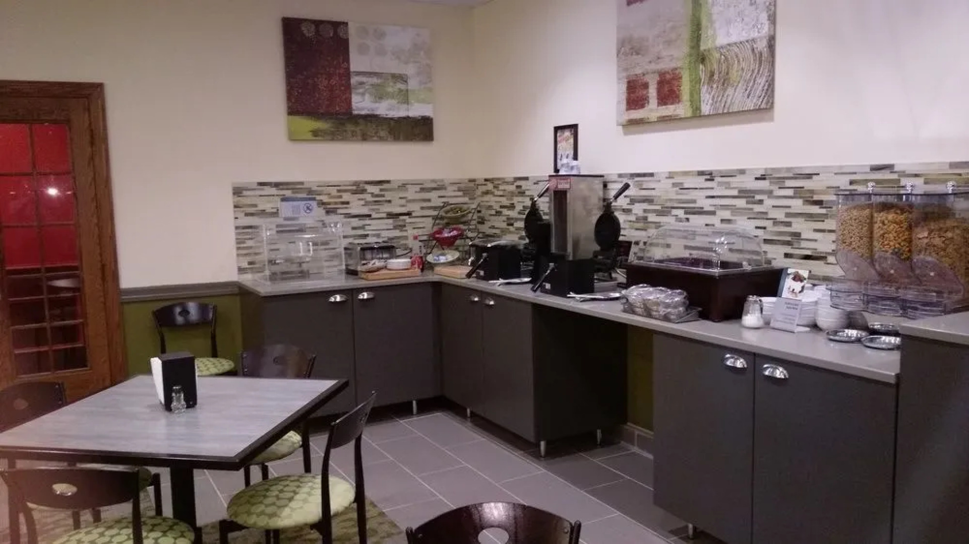 The Falls Inn & Suites / Bigwood Event Center