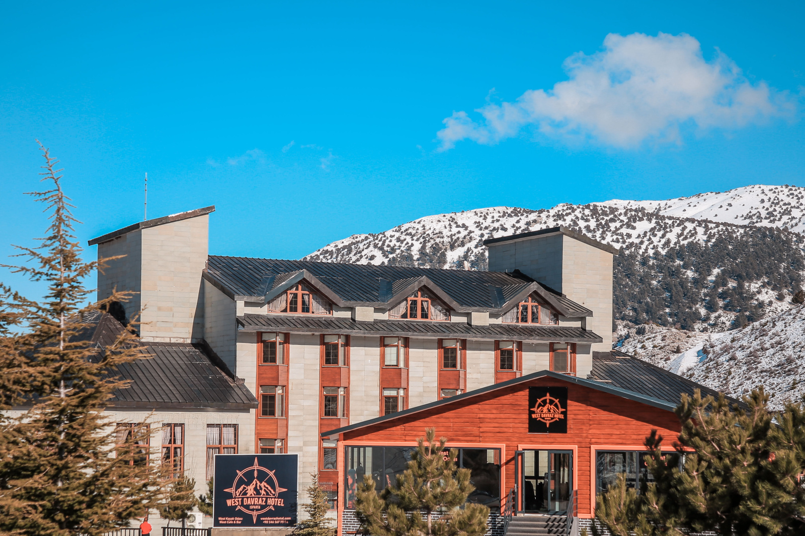 West Davraz Hotel