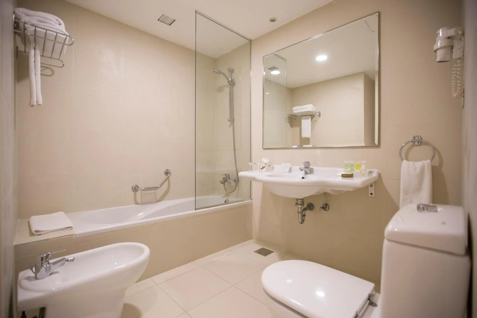 ALQasr Metropole Hotel