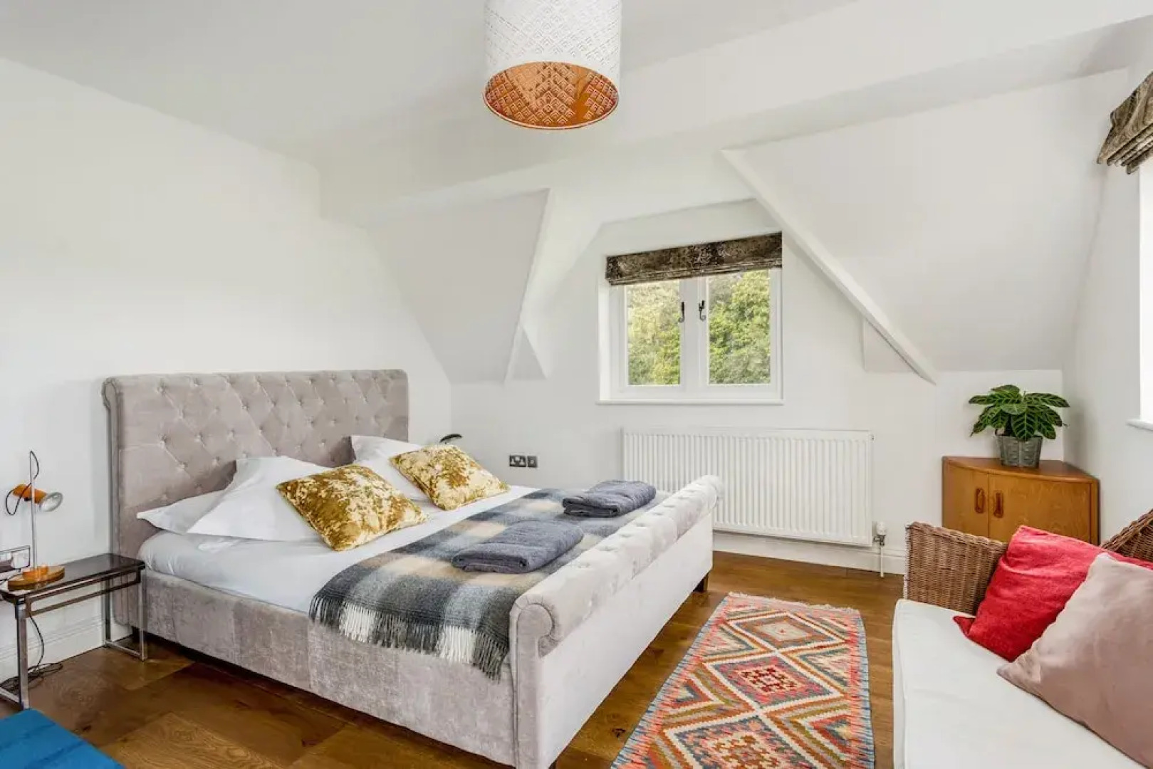 Spacious & Stylish Cotswold Family home