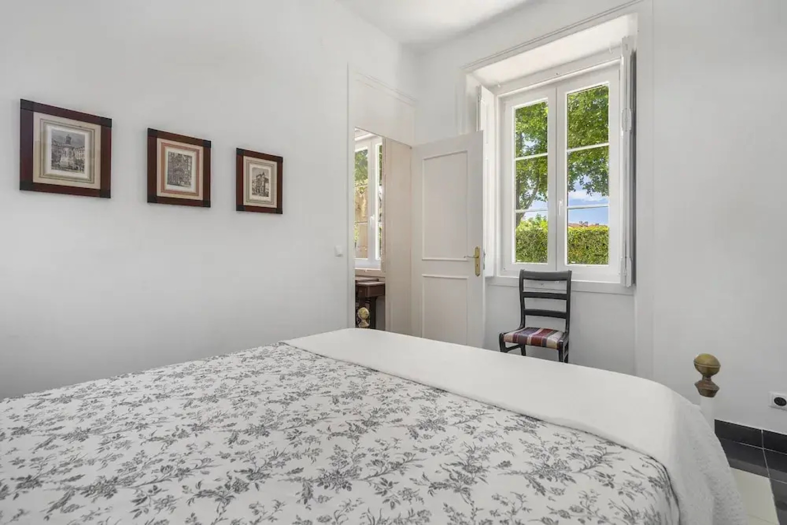 Amazing House In Carcavelos Historical Center W/ Private Patio & Bbq