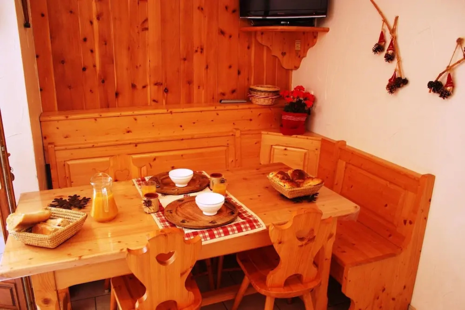 Chalet LES Ancolies - Gentiane : 3 Pièces Cabine 6 Personnes / 3 Rooms Cabin 6 People