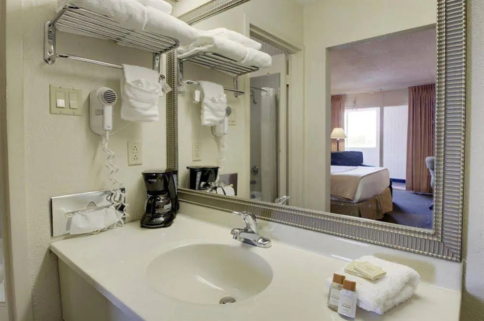 Days Inn Cedar Falls- University Plaza