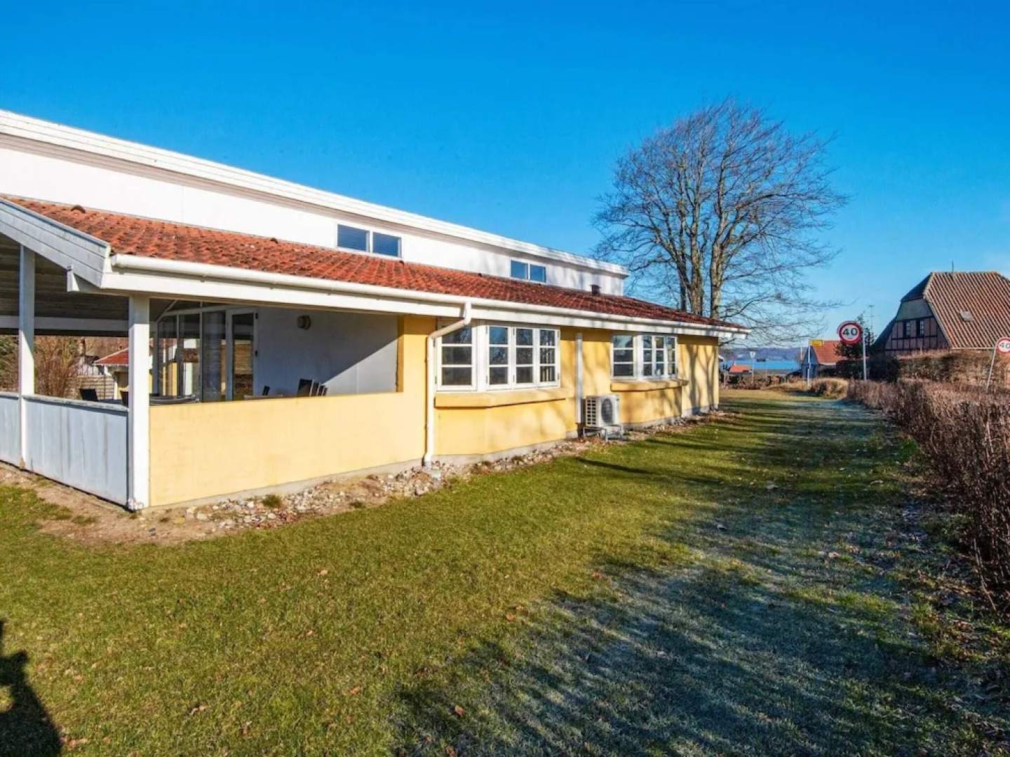 Modern Retreat by Water - By Traum Ferienwohnungen