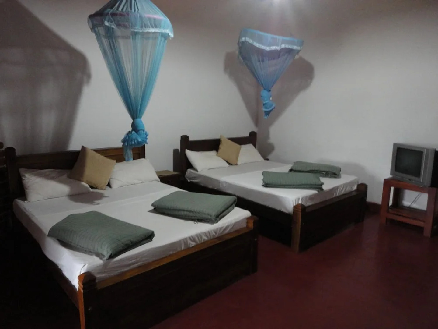 Castlereigh Holiday Inn and Cottages