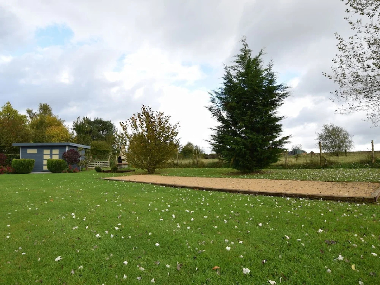 Luxurious Villa in Wibrin Ardennes with Pool