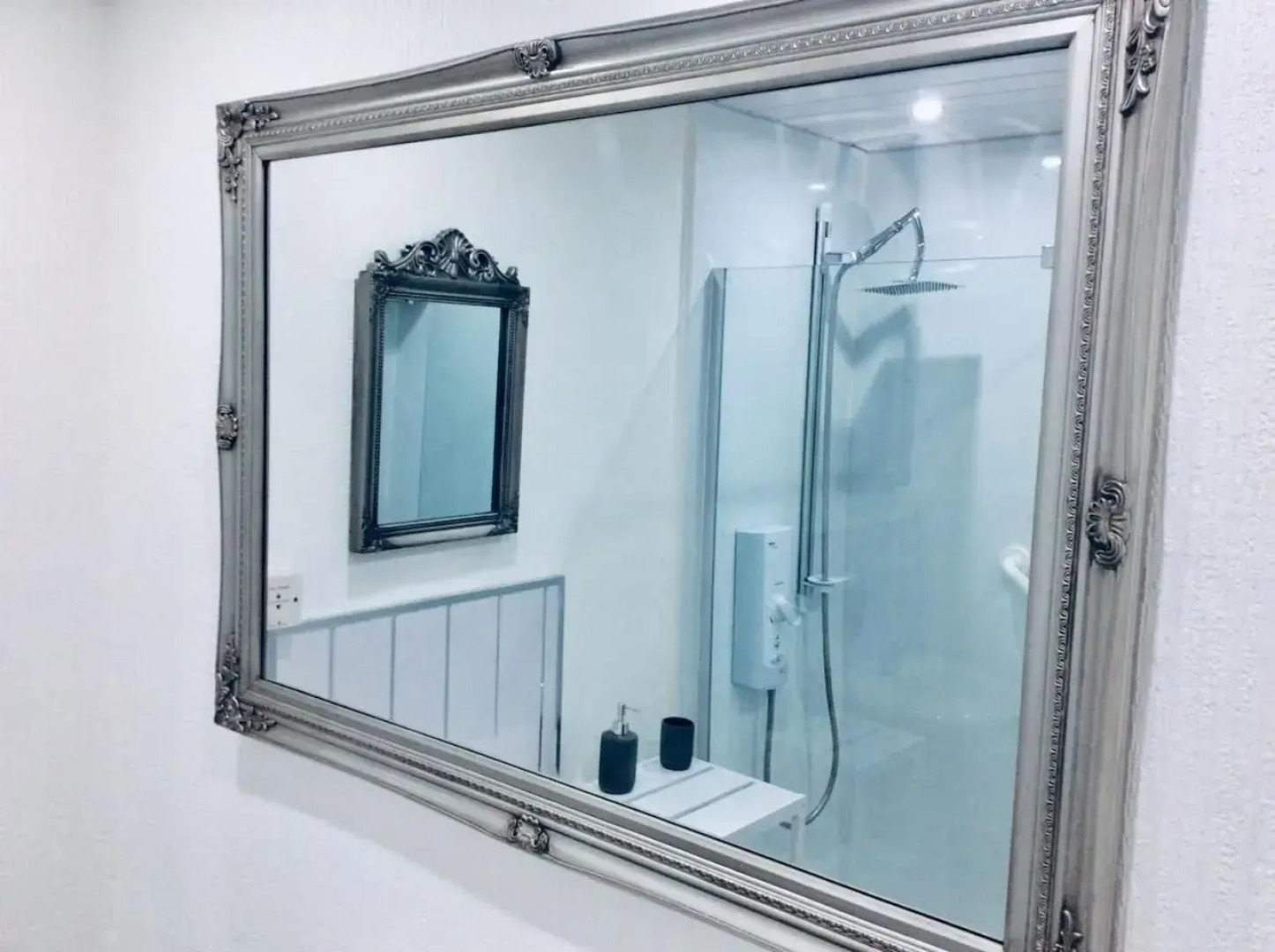 The Lion'S Den On Royal Street