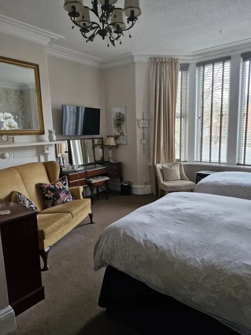 Warwick Lodge Guesthouse