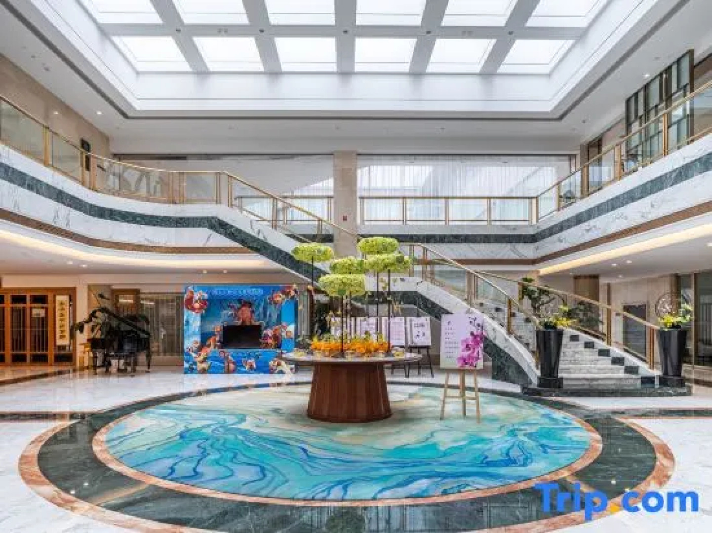 Stone Forest International Hotel