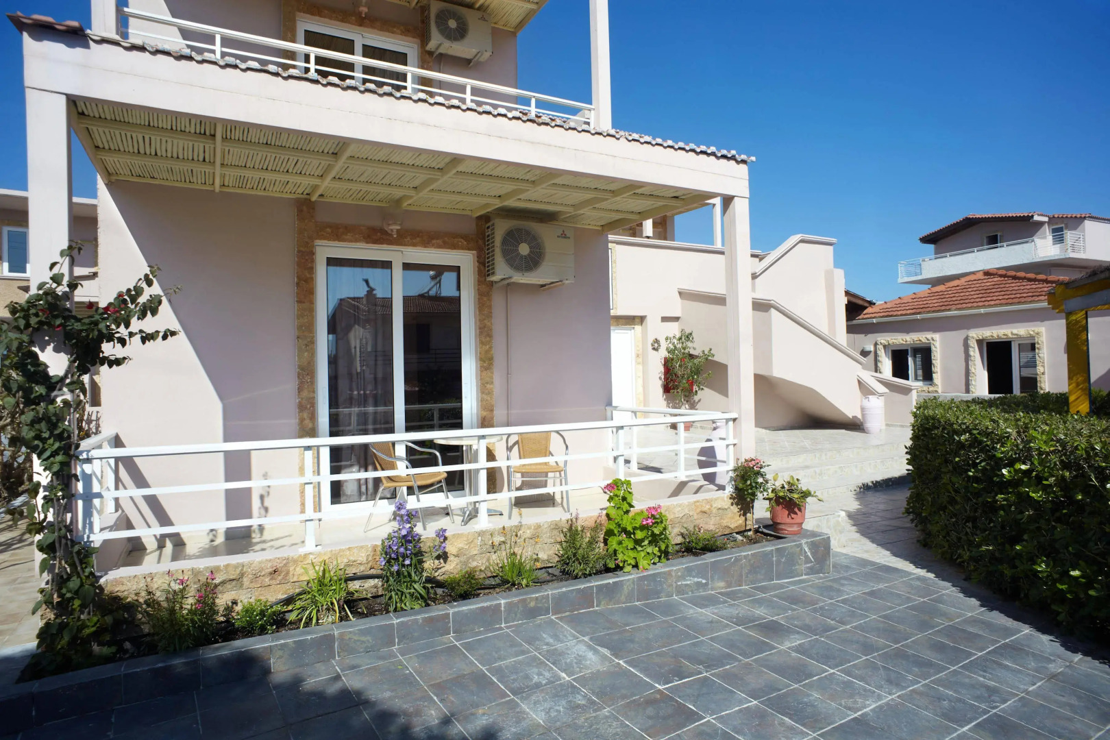 Marietta Hotel & Apartments