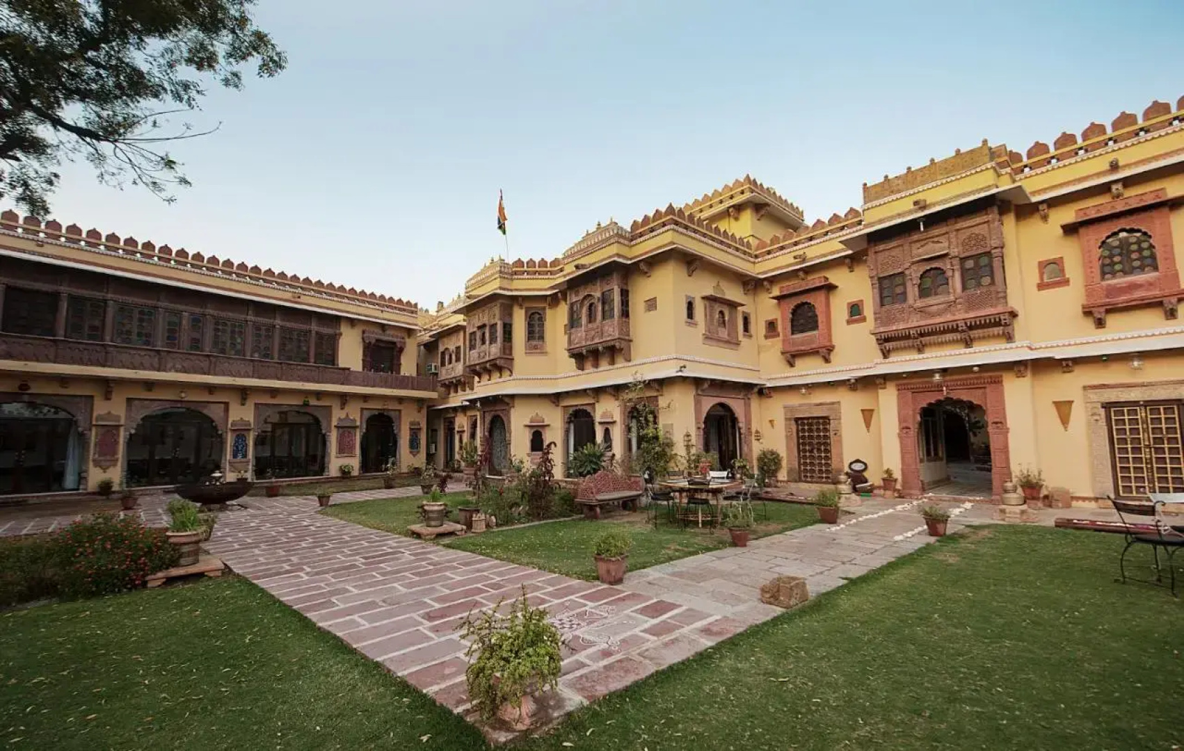 Ravla Bhenswara Hotel