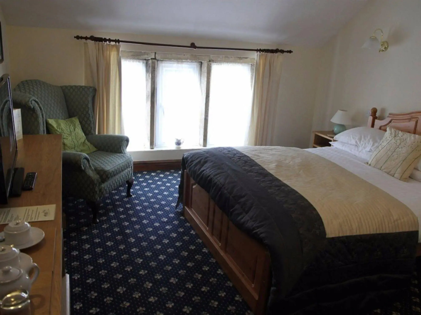 The Jug and Glass Inn