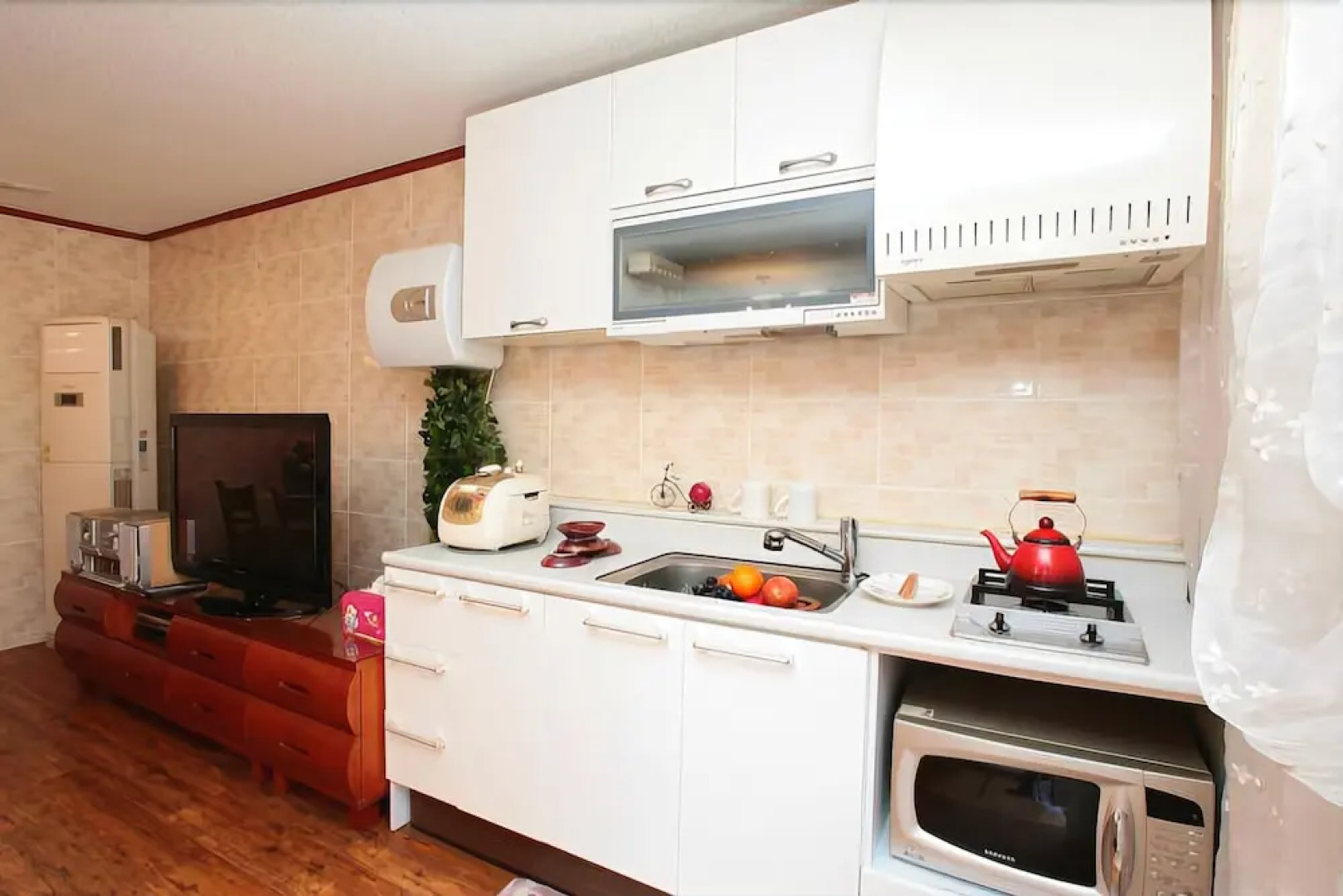 Rainbow Village Pension