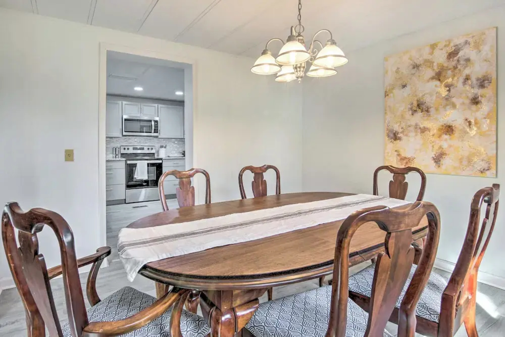 Cozy Asheville Cottage w/ Grill & Fire Pit!