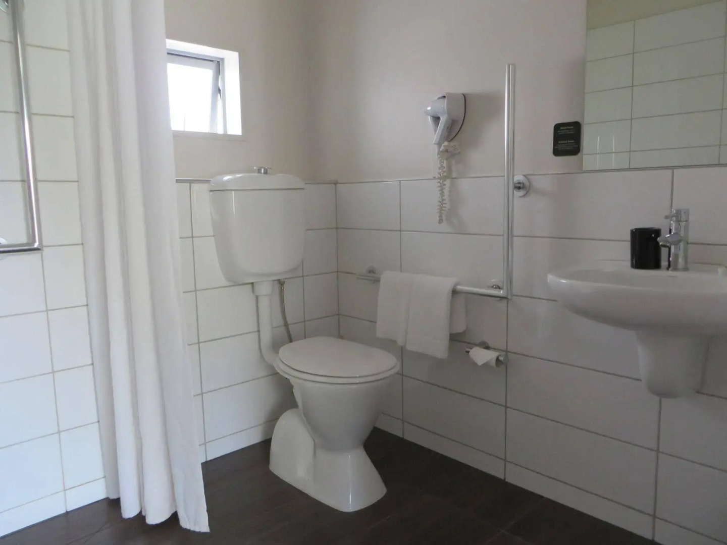 Century Park Motor Lodge