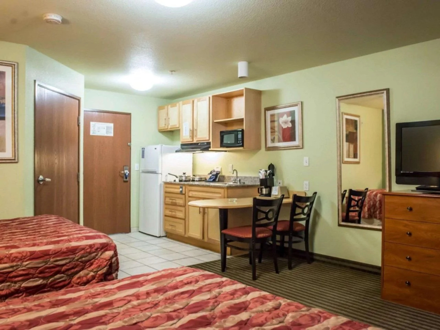 Suburban Studios near Panama City Beach