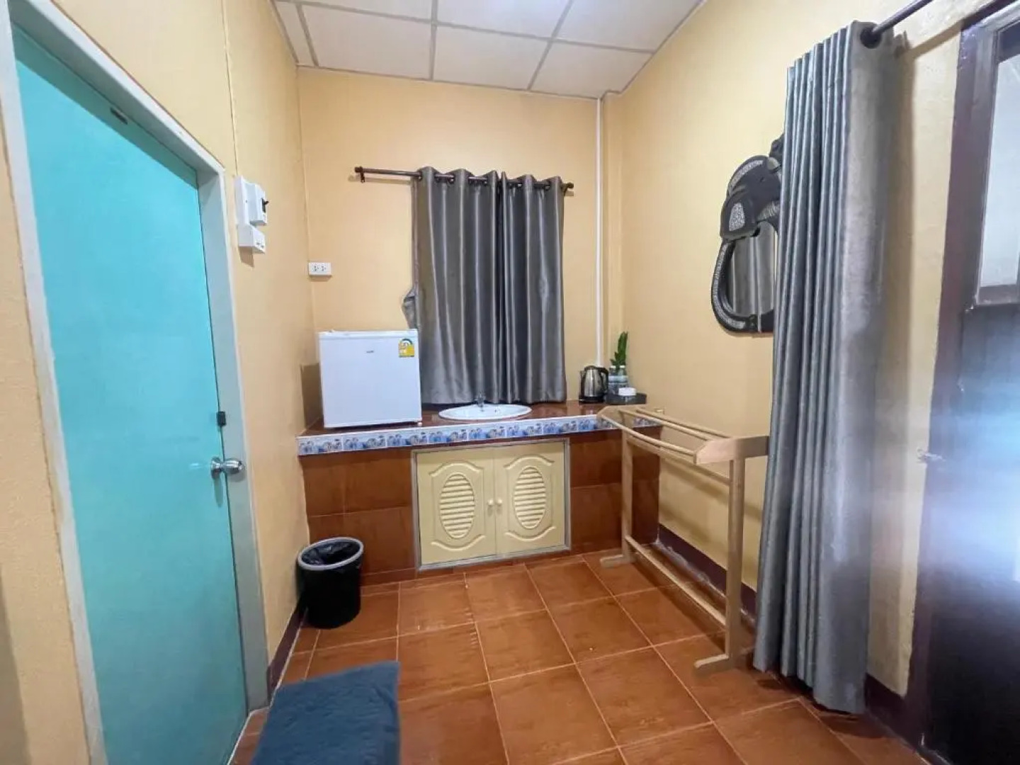 Rain Tree Cafe & Homestay