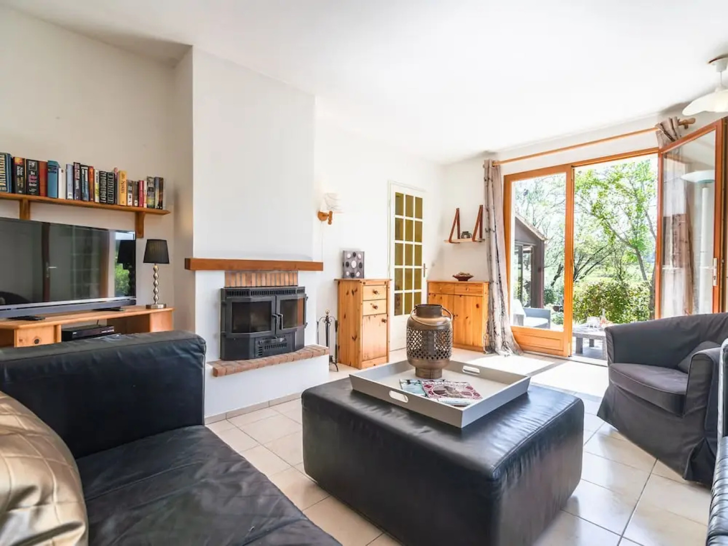 Huge Villa in Montbrun-des-corbières With Swimming Pool