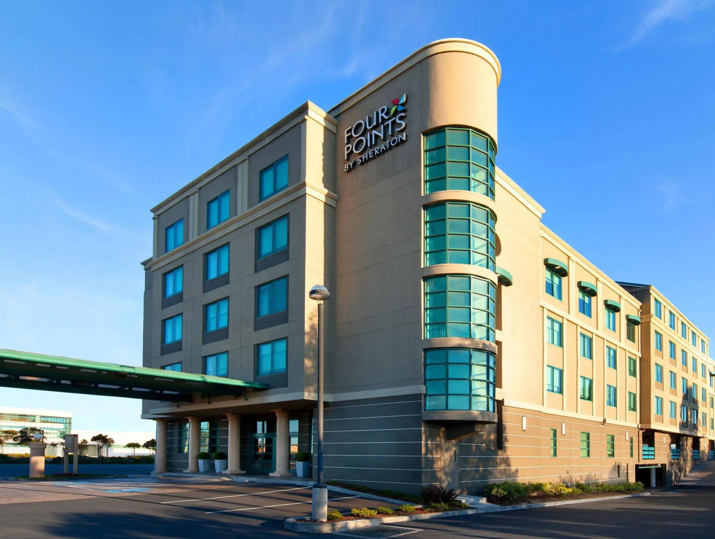 Four Points by Sheraton Hotel & Suites San Francisco Airport