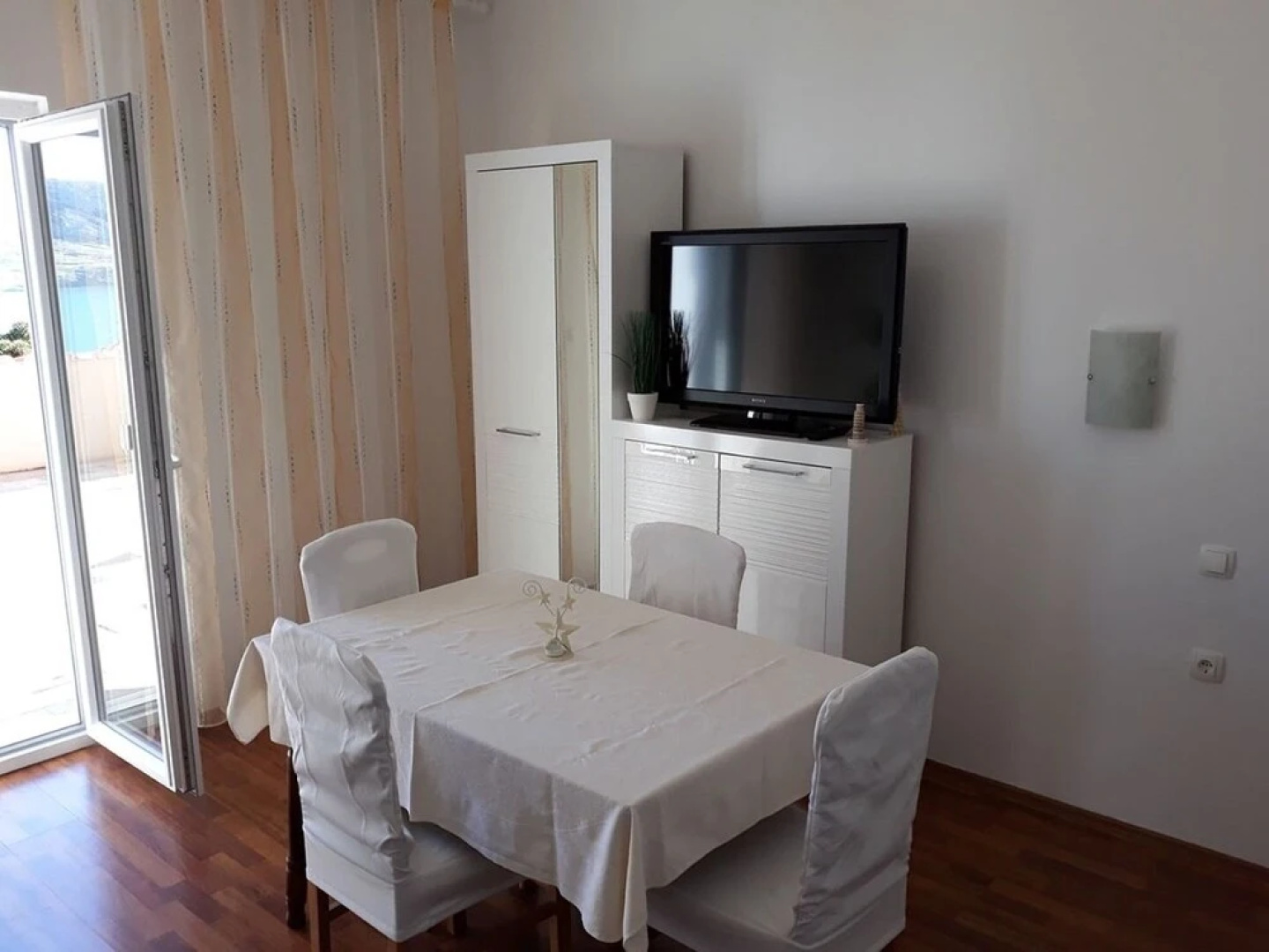 Irena - 100m From the sea - A3 Srednji Prvi kat