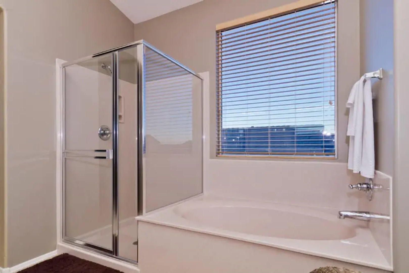 Peoria Desert Splendor 5 BR by Casago