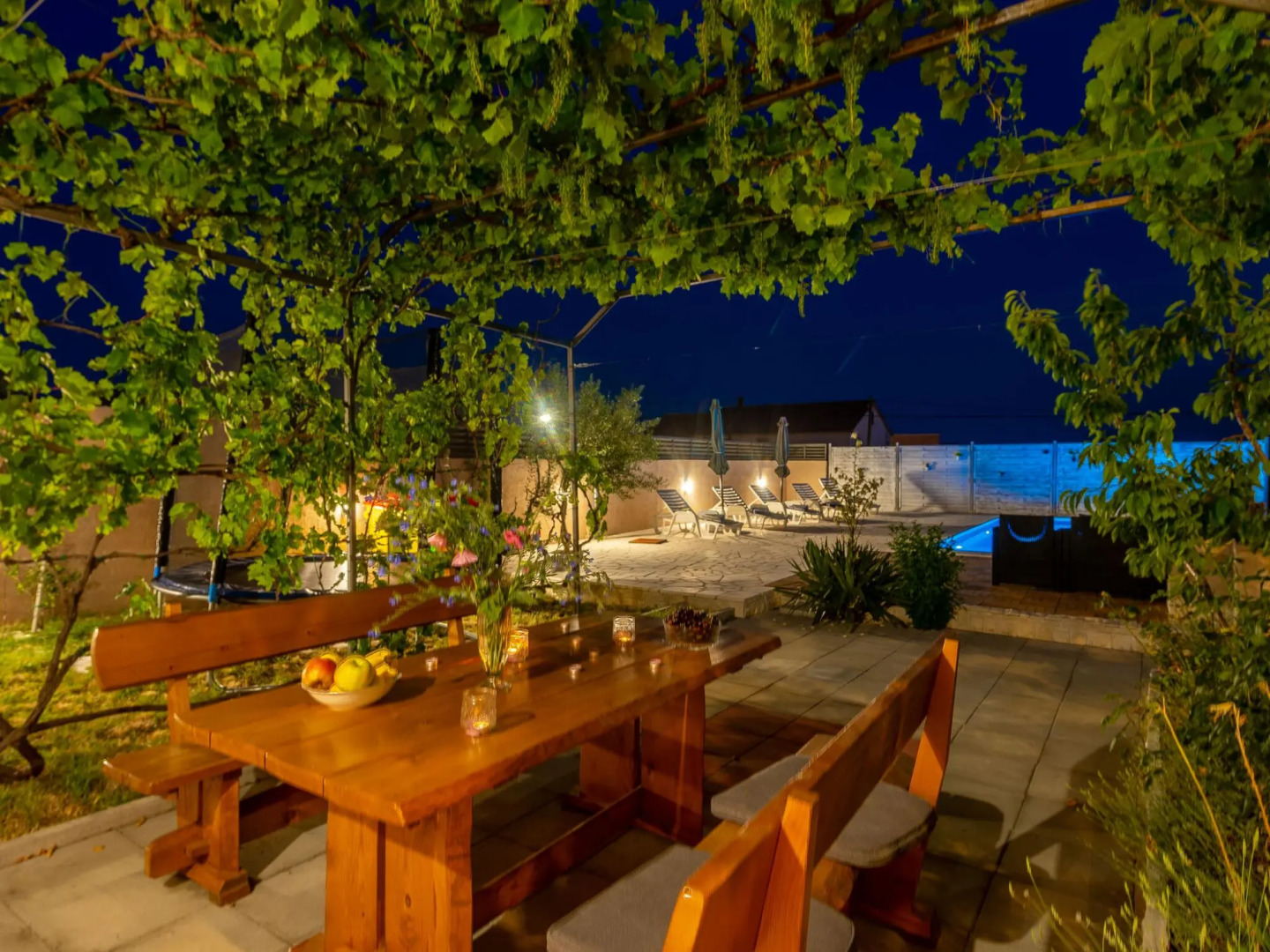 Beautiful Holiday Home in Lisicic