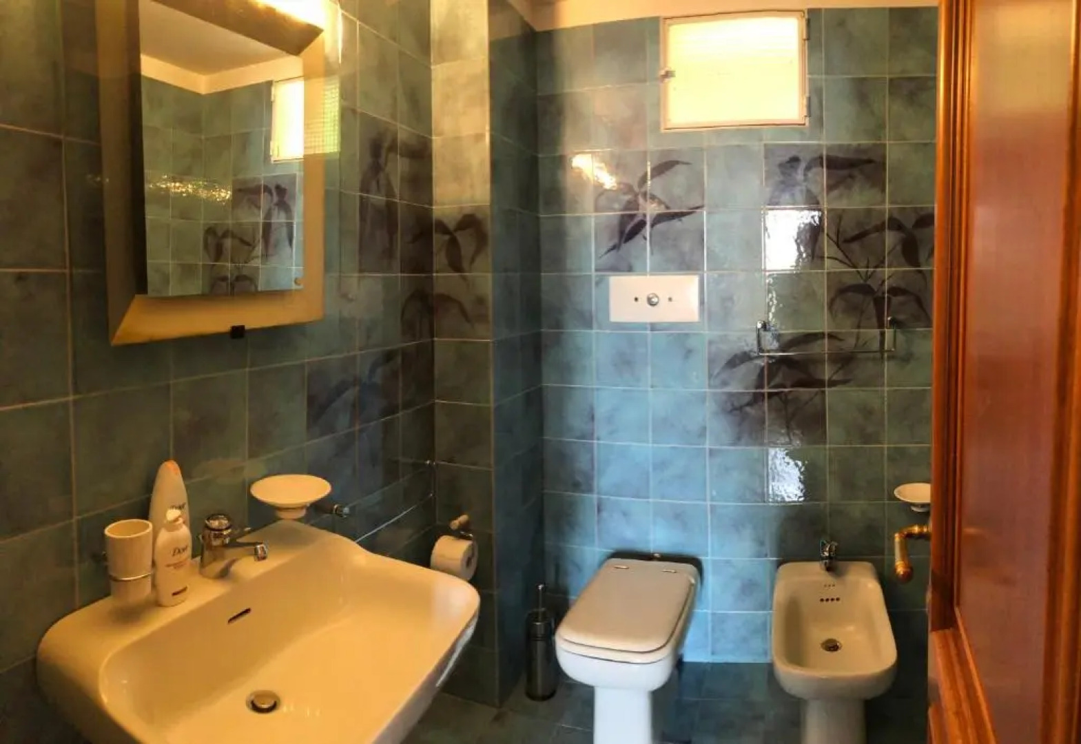 Large Apartment (3 bedrooms - 2 bathrooms), 50 meters from the beach