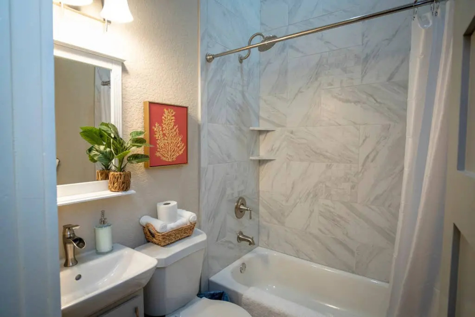 BRAND NEW Luxury Impressive House Near Downtown!