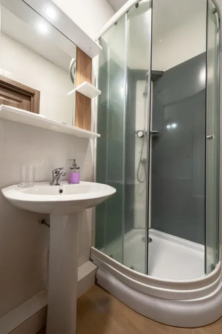 Apart House on Malysheva str., 42 a