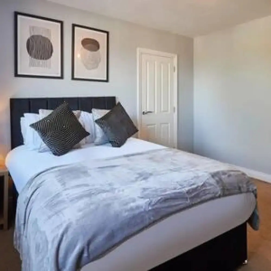 Host Stay Tibshelf House