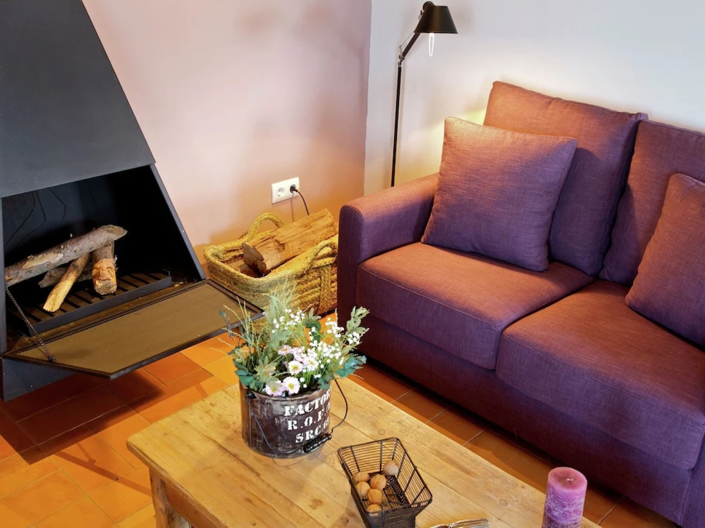 Comfortable Holiday Home in Catalonia with Swimming Pool