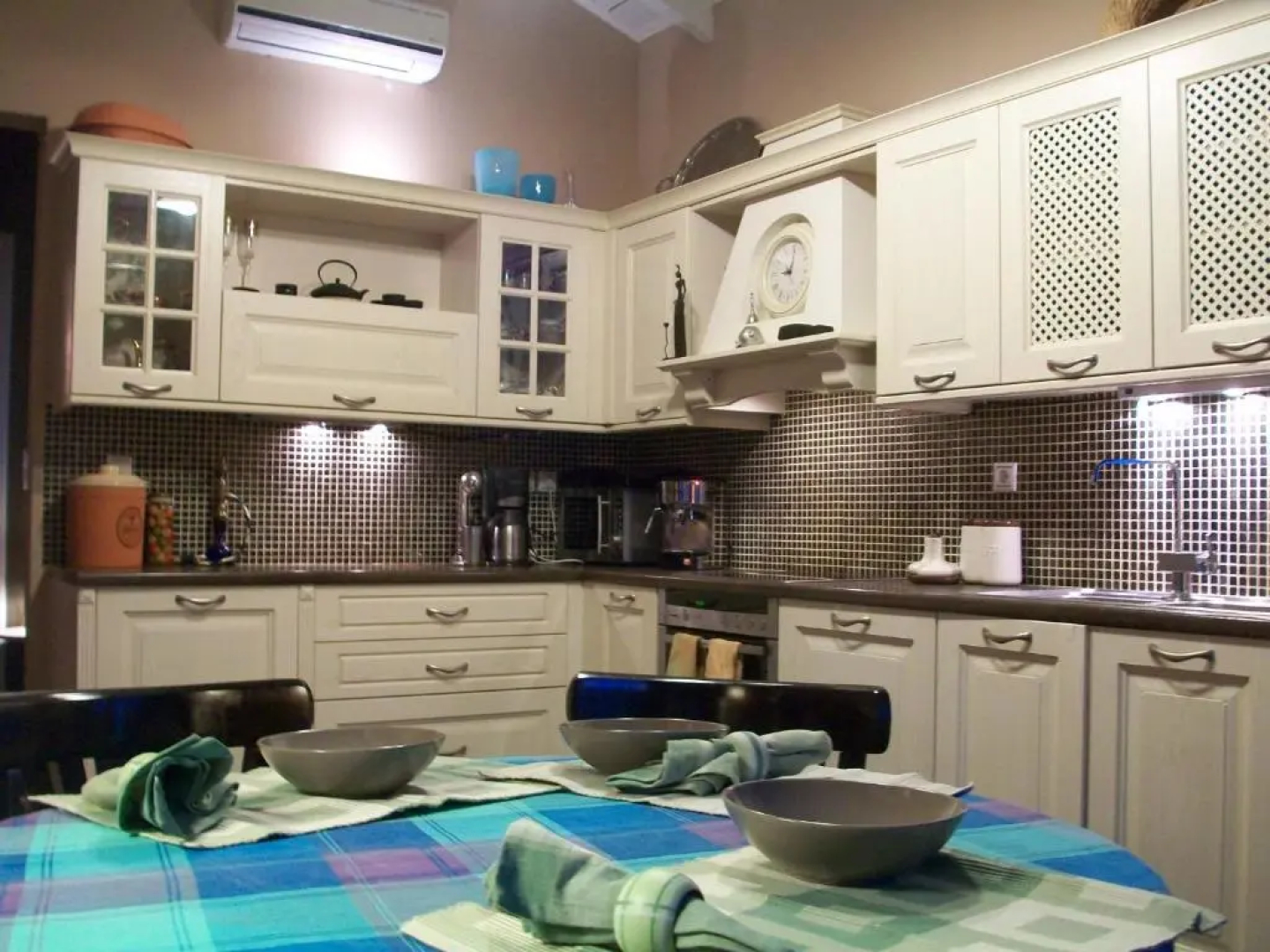 Villa Vravrona Tower & Suites