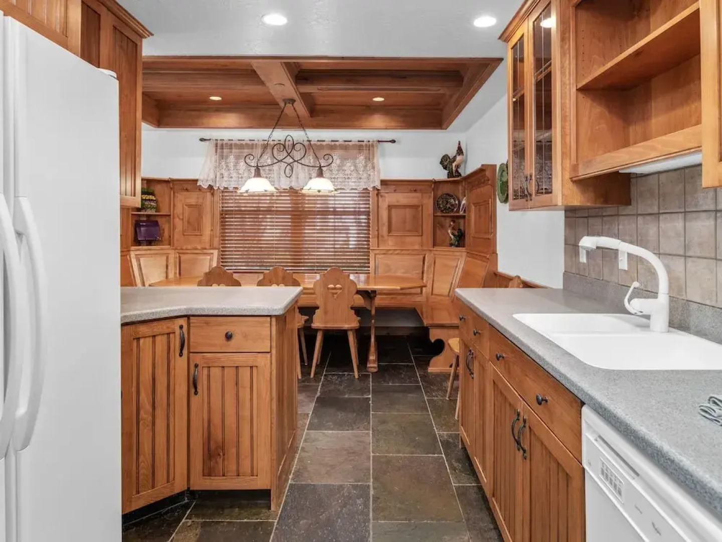 Adventure Hub~backcountry Skisnowmobilescuba Diving 734 3 Bedroom Townhouse