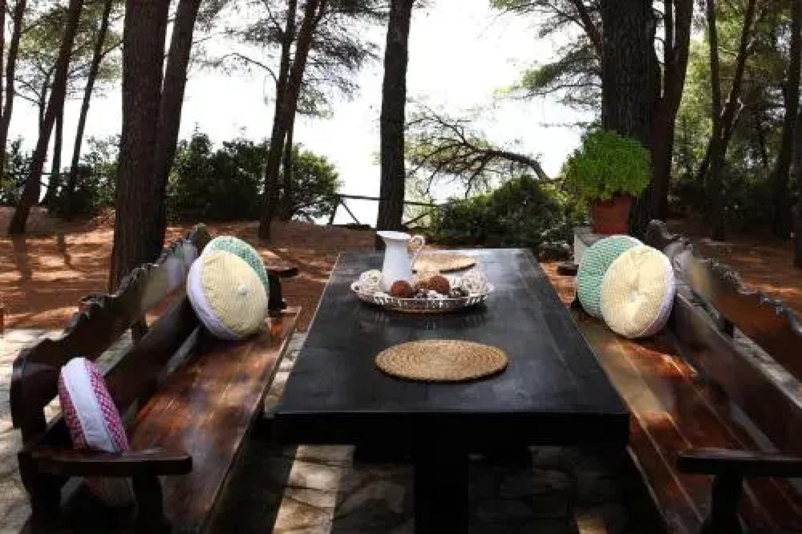 Squirrel Beach Front Villa, Metamorfosi