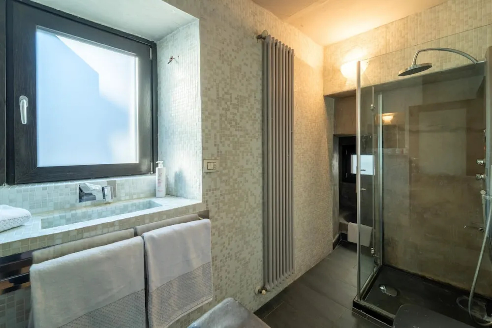 Petra Apartment in Civenna by Wonderful Italy