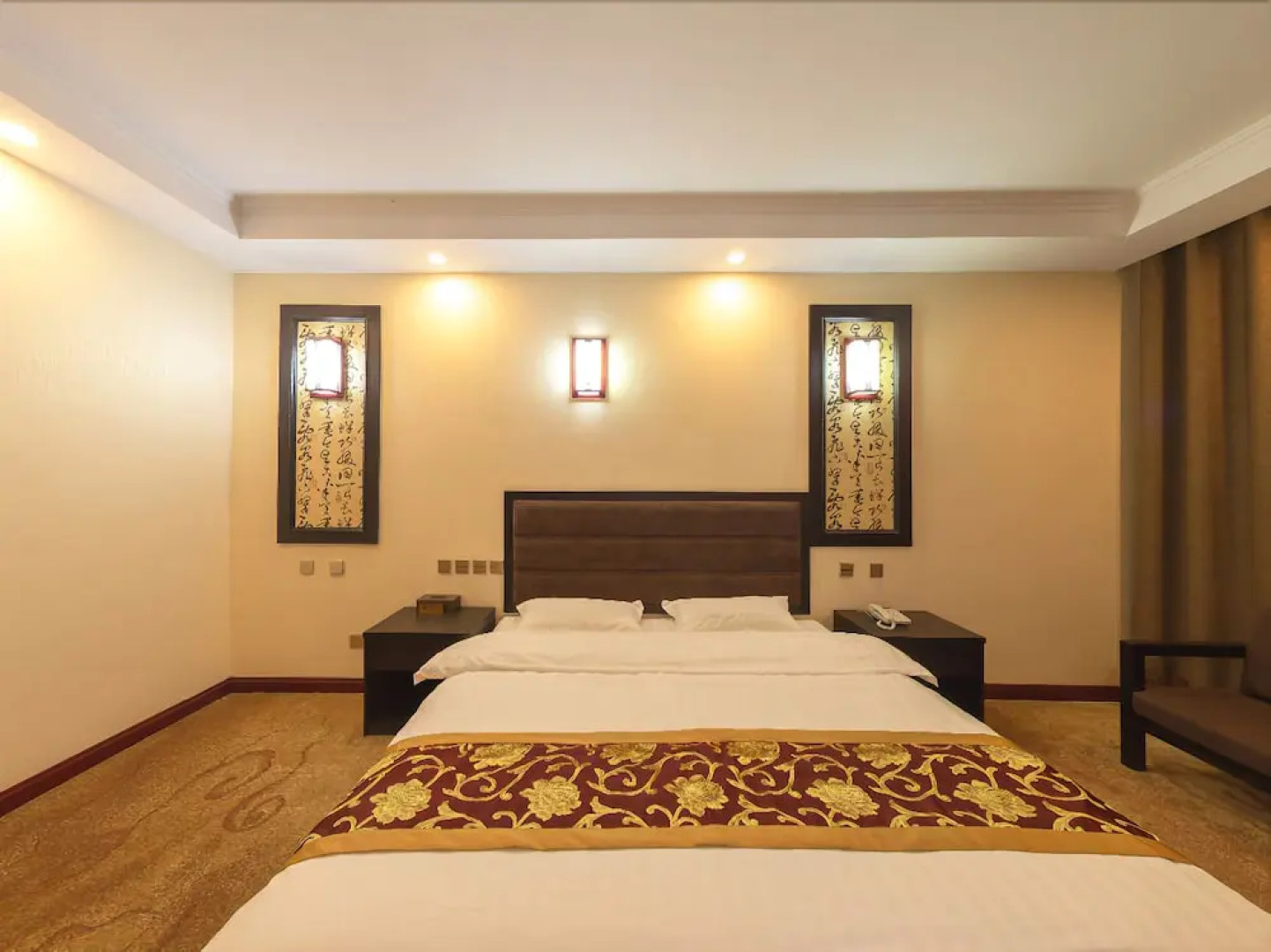 Yanlong Hongshun Hotel