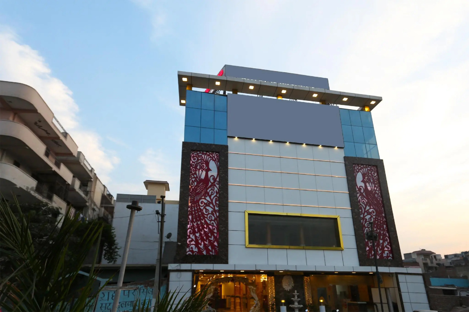 OYO 12833 Century Grand