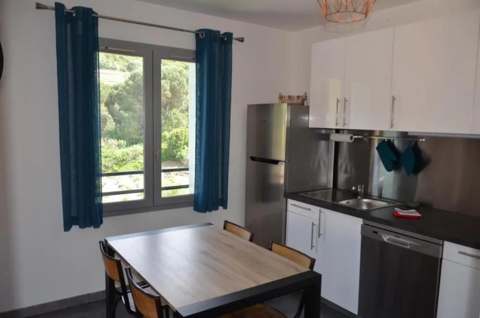 Appartement 2 pièces, parking, balcon, proche plage