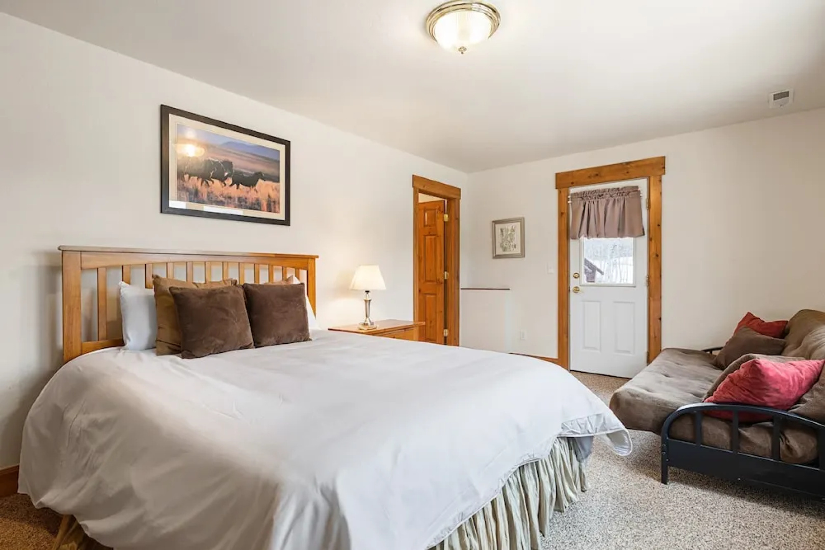 Russell Home by Avantstay Expansive Deck, Stunning Views & Hot Tub!