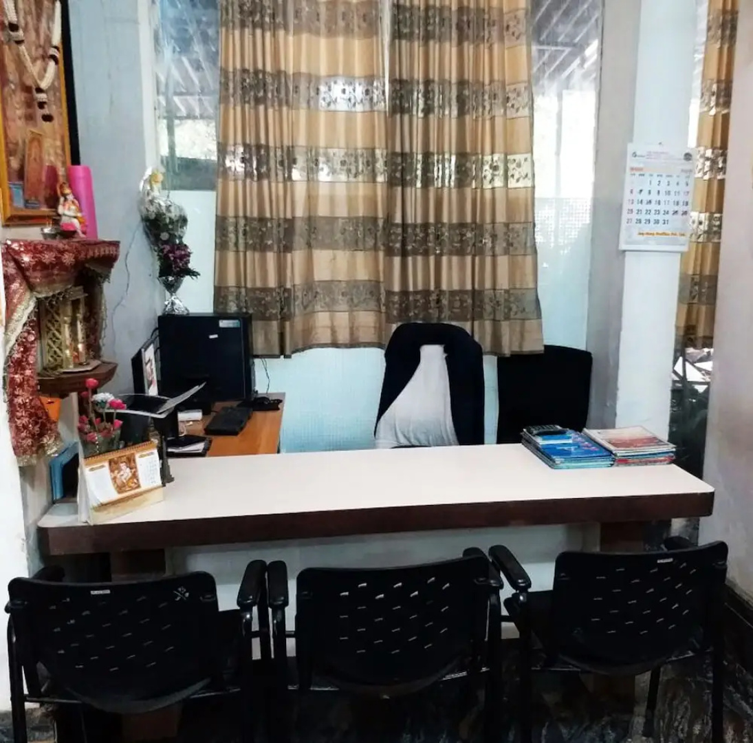 OYO 11855 Phoenix Hotel
