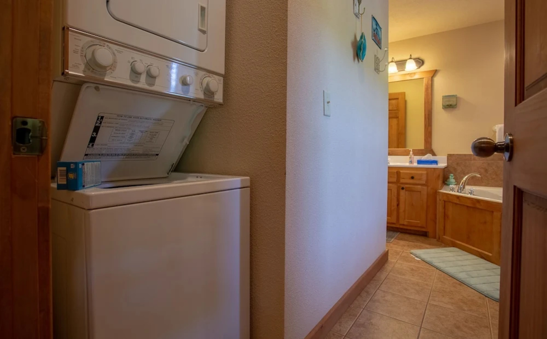 Dakota Lodge 2 Bedroom Home by RedAwning