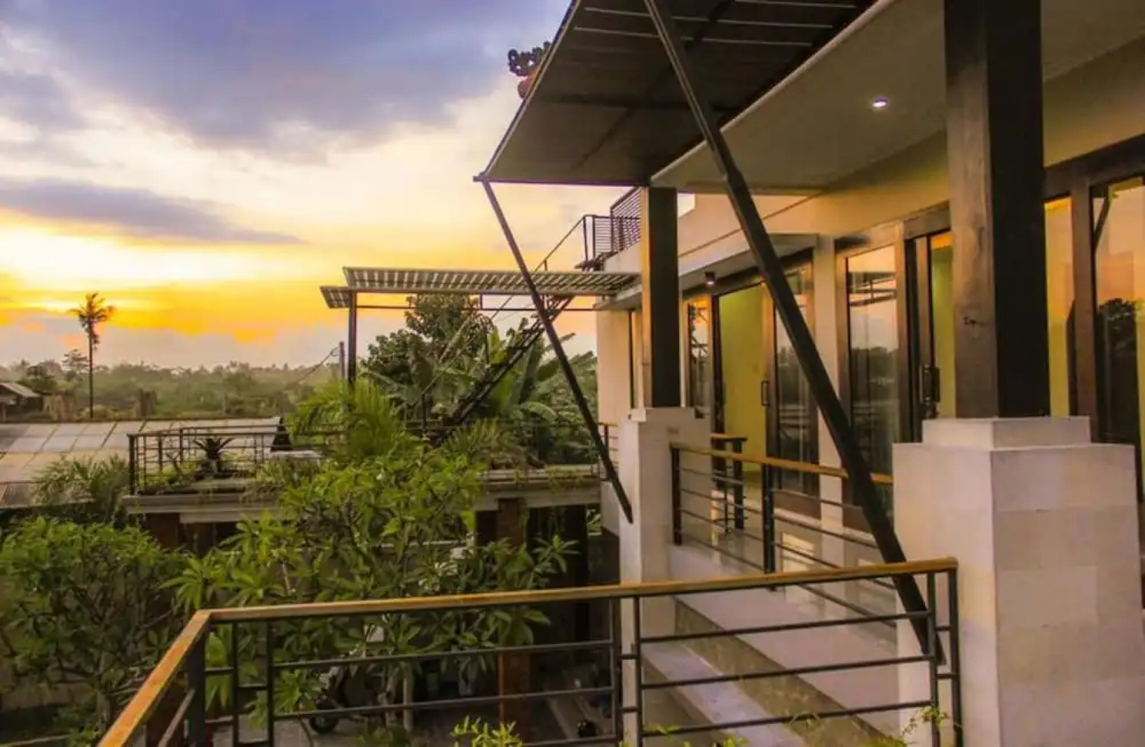 Temuku Keramas Beach Suite