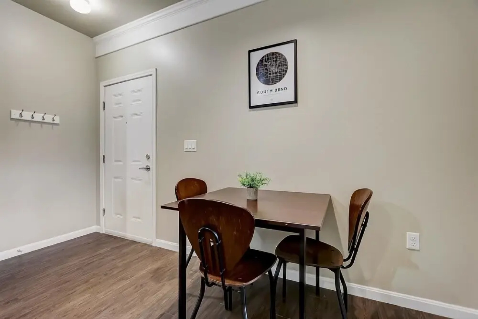 FRONTDESK University Edge Notre Dame Apts South Bend