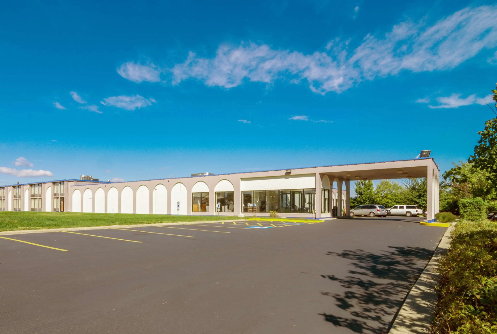 North Aurora Inn & Studio